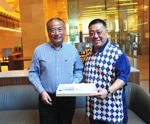文澜中学任继长校长应邀访问澳大利亚